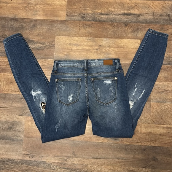 Leopard Print Ripped Jeans - Picture 2 of 5